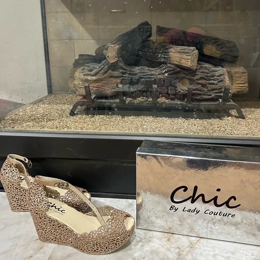 Chic lady glitter heels